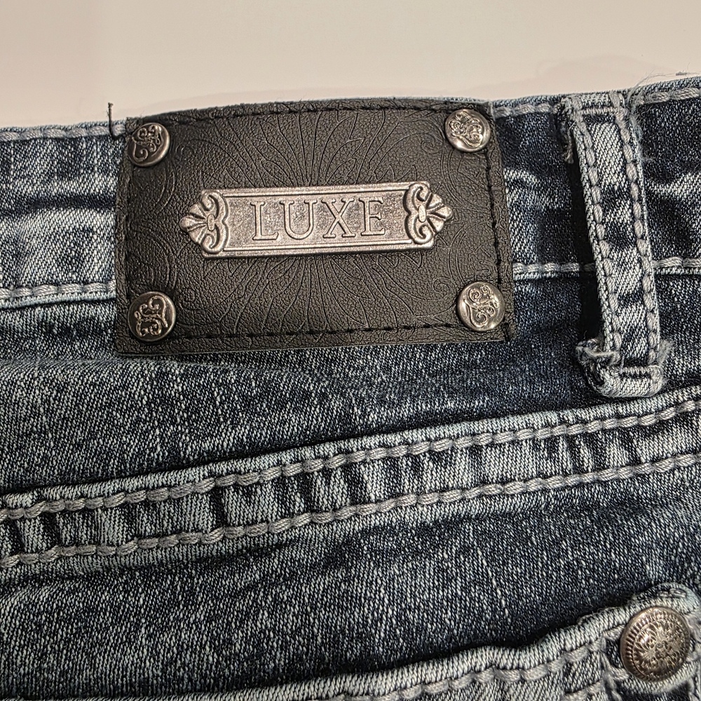 True Luxe Toronto Embellished Fleur De Lis Capri Jeans Women's 31 Blue Denim Y2K - Picture 10 of 16